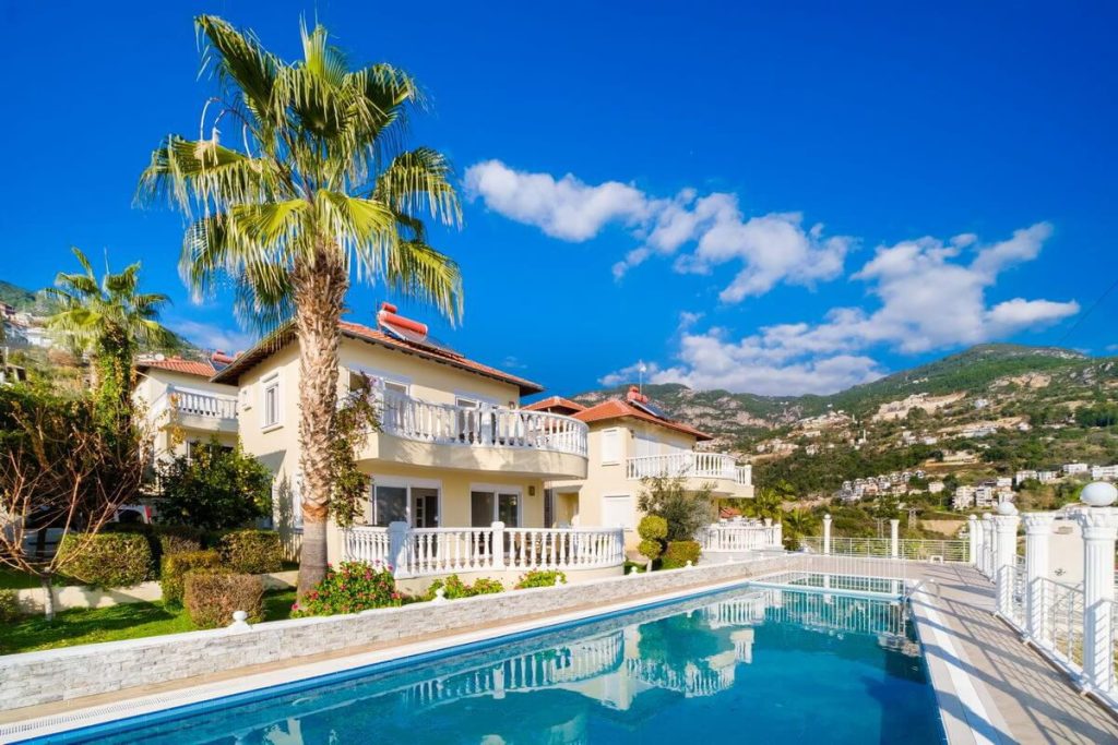 Alanya Tepe – Voll möblierte 2+1 Wohnung mit Garten & Poolanlagen