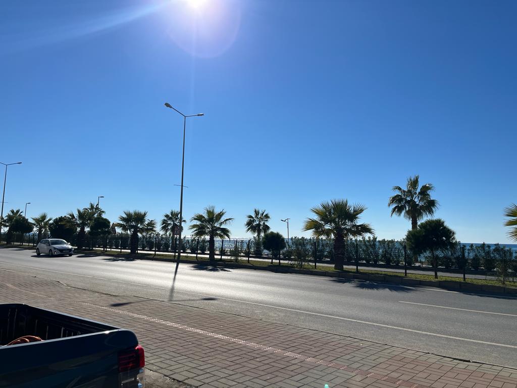Möblierte 2+1-Wohnung in Mahmutlar, Alanya zu verkaufen – nur 10 m vom Meer