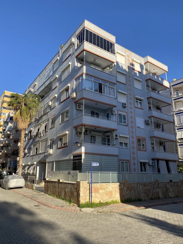 Möblierte 2+1-Wohnung in Mahmutlar zu verkaufen – nur 300 m vom Meer
